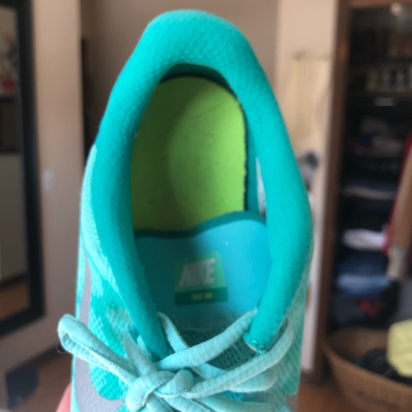 SOLD Nike Free Rn Shoes 💙💚 - Picture 3 of 7
